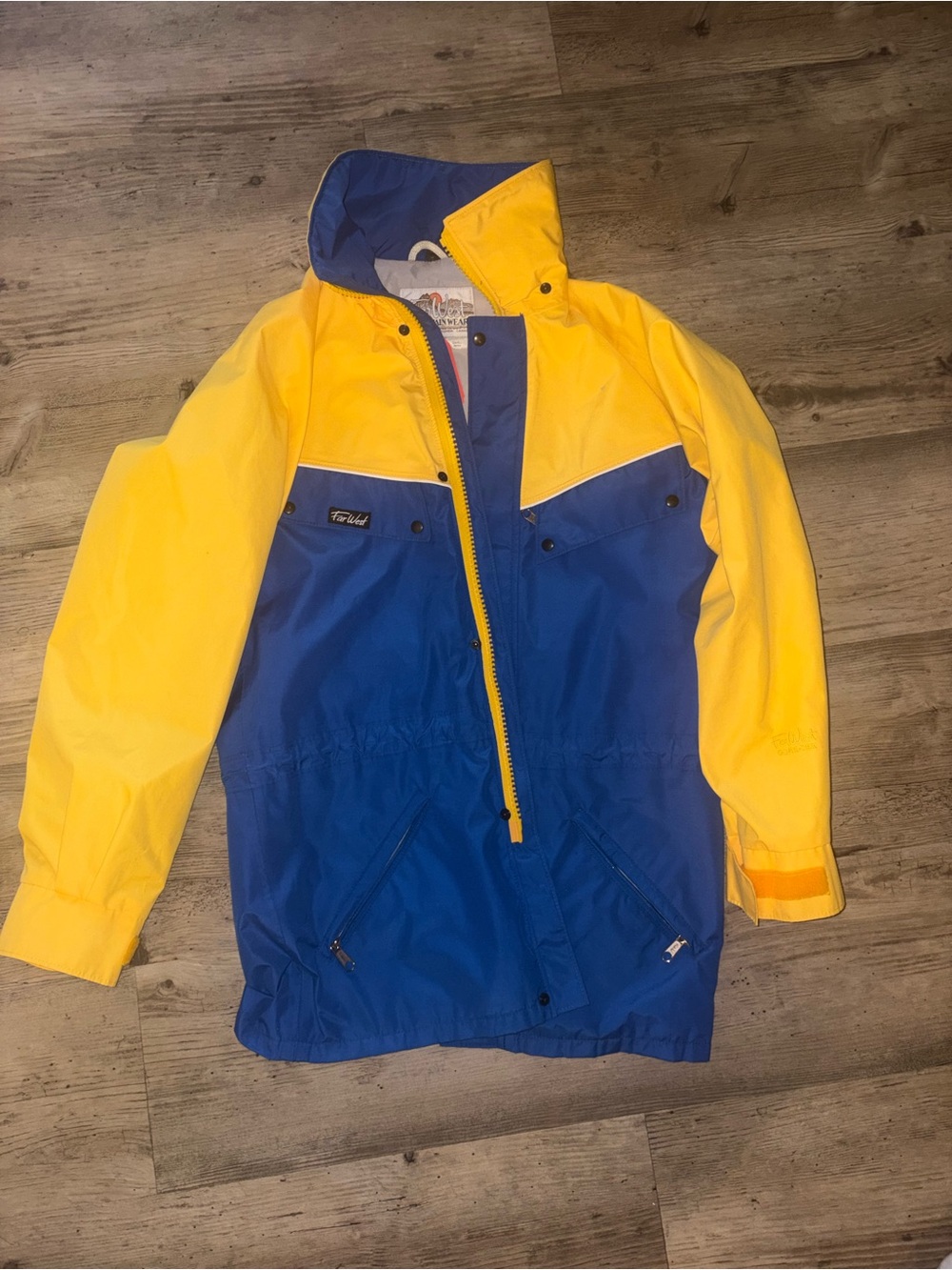 Men's Vintage 90’s Farwest Mountain Wear Gore-Tex Yellow & Blue Rain Jacket